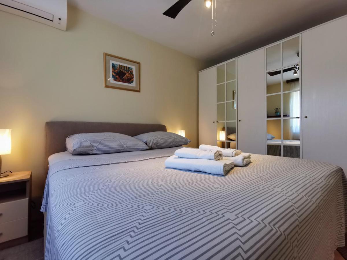 Villa Lille Trogir Ngoại thất bức ảnh